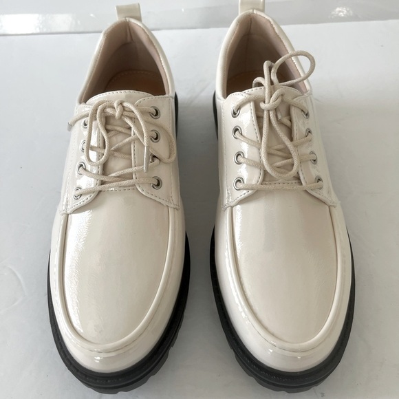 Journee Collection Women Zina Oxford Lace-Up Lug Sole Loafer Shoes Size 6 WD NIB - Picture 12 of 14